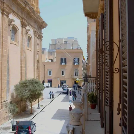 Apartment Garibaldi House